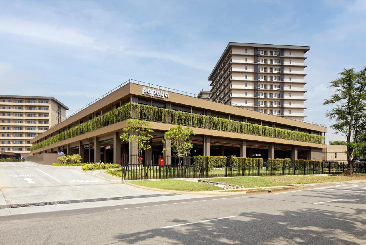 Axia South Cikarang Service Apartment Buitenkant foto