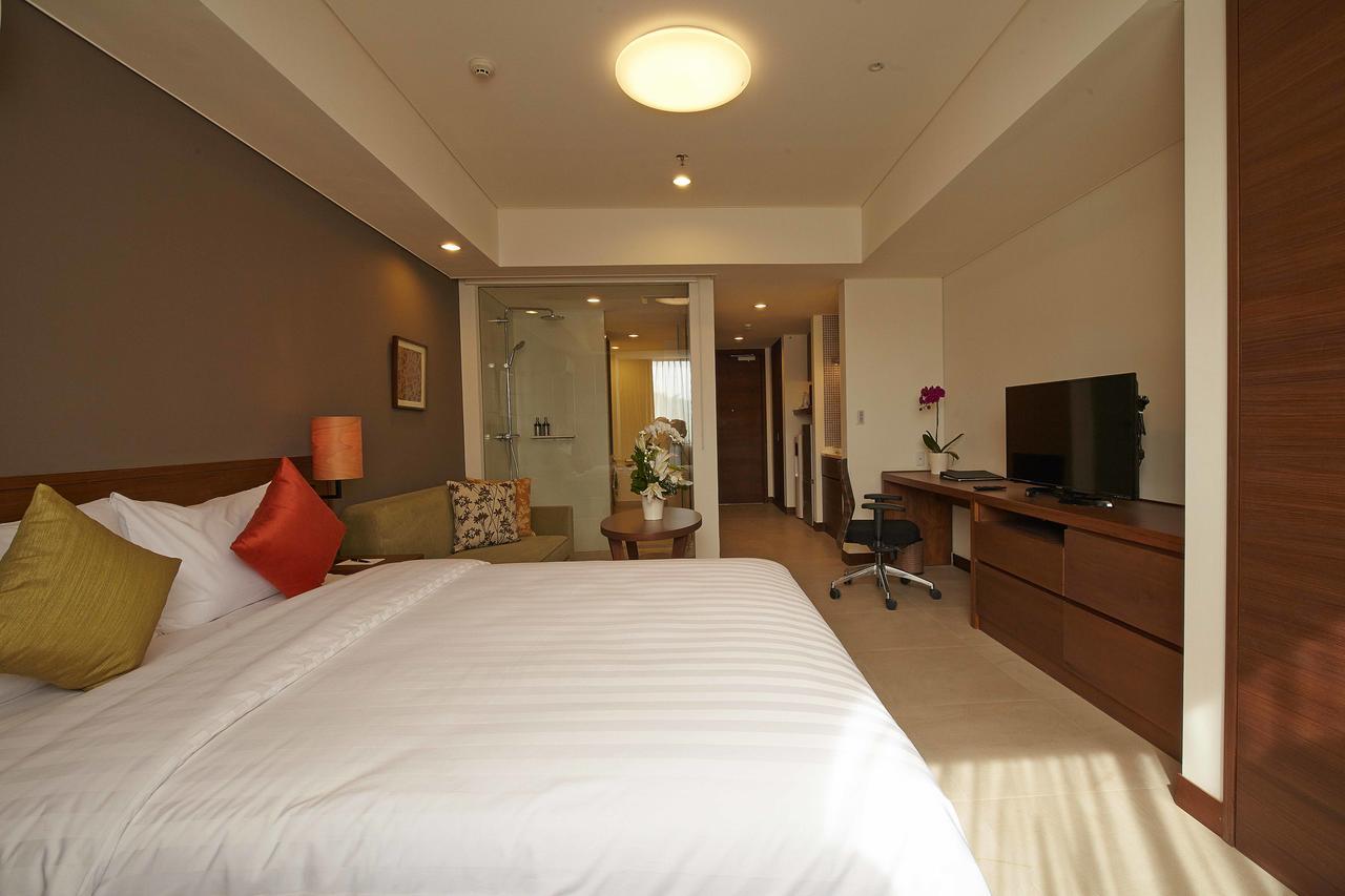 Axia South Cikarang Service Apartment Buitenkant foto