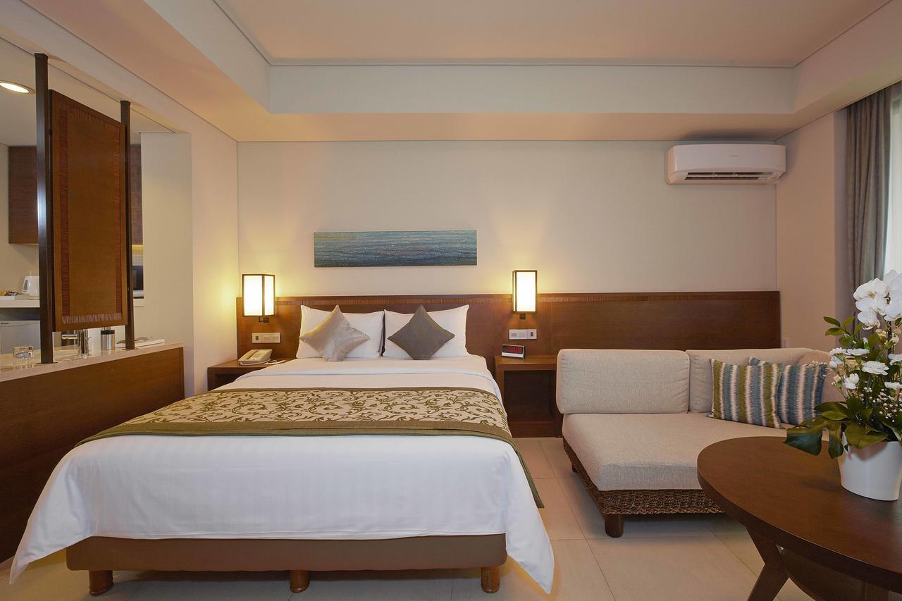Axia South Cikarang Service Apartment Buitenkant foto