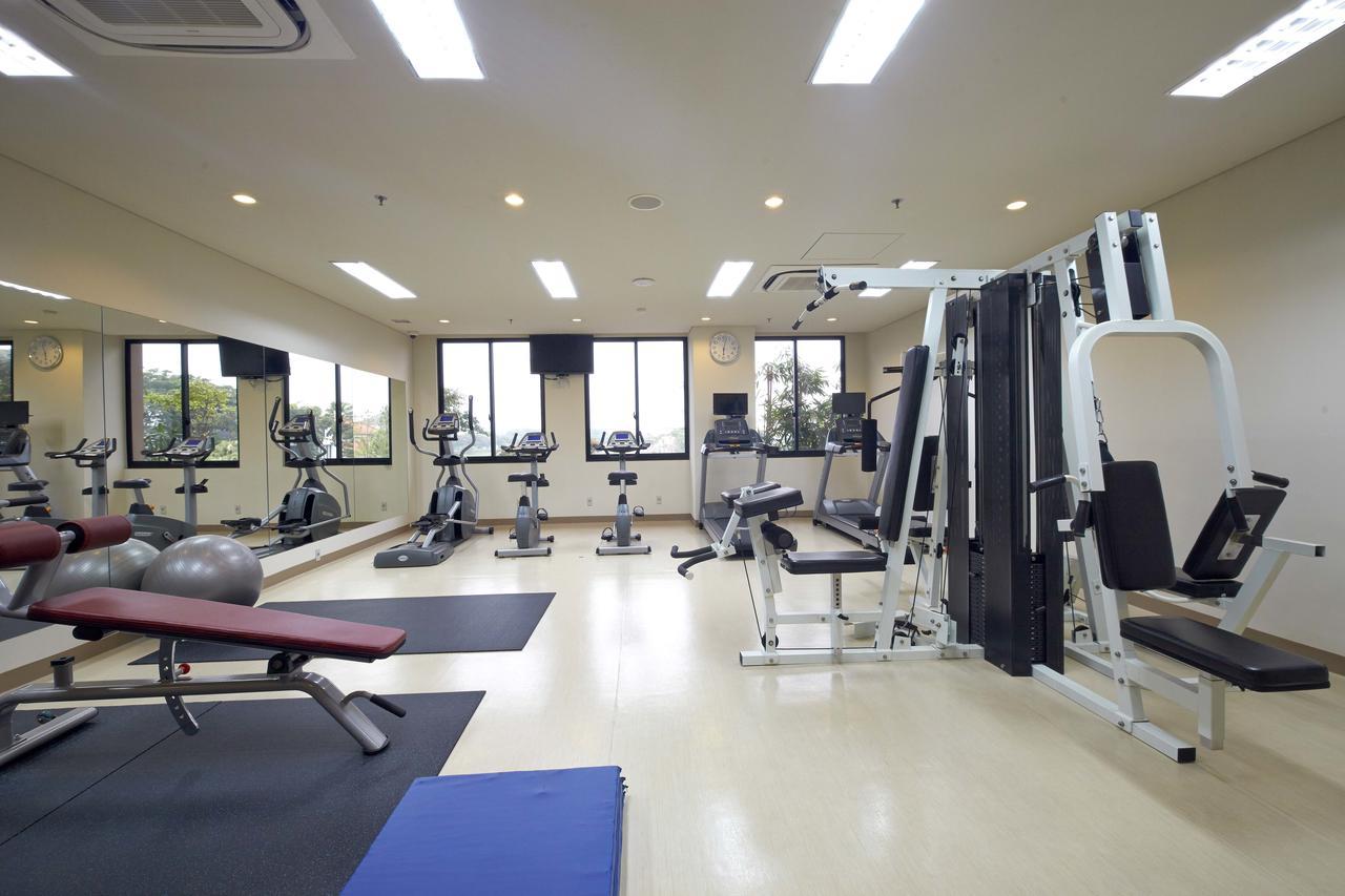 Axia South Cikarang Service Apartment Buitenkant foto