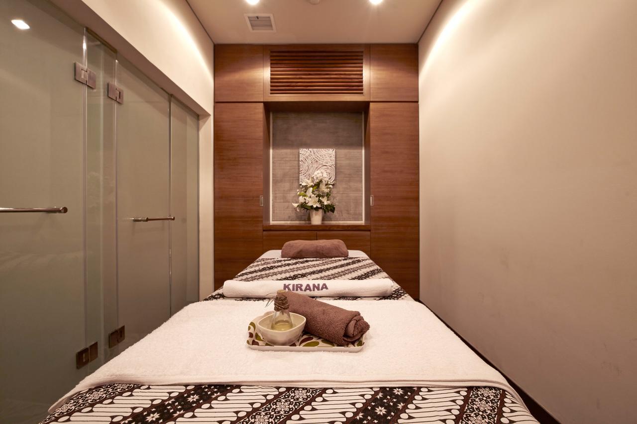 Axia South Cikarang Service Apartment Buitenkant foto