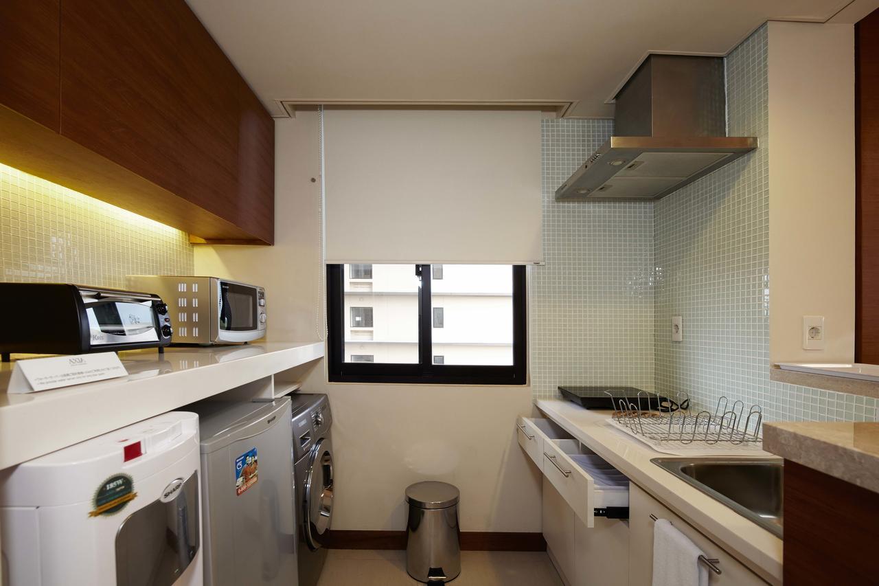 Axia South Cikarang Service Apartment Buitenkant foto